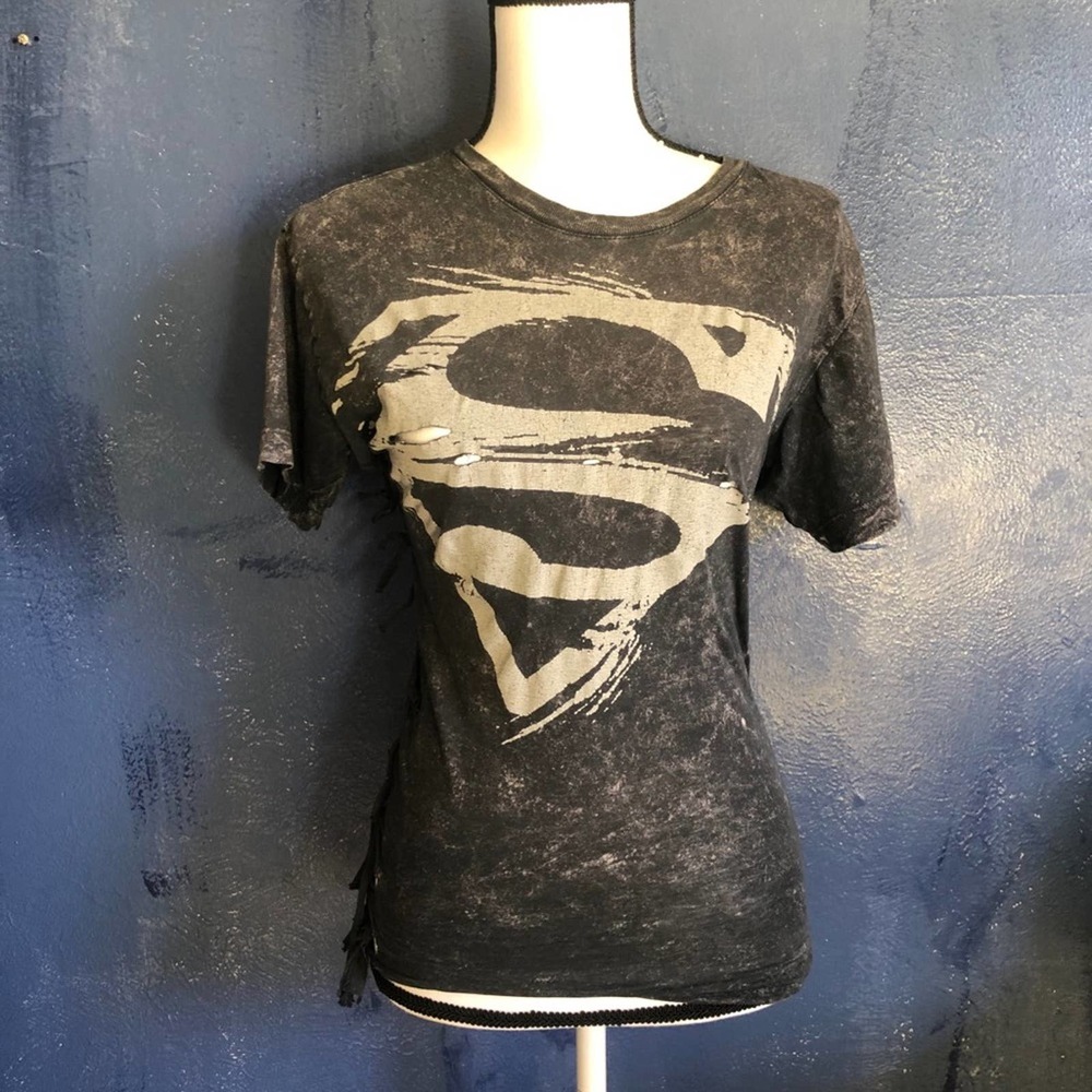 Vintage 1999 DC COMICS Distressed Superman shirt